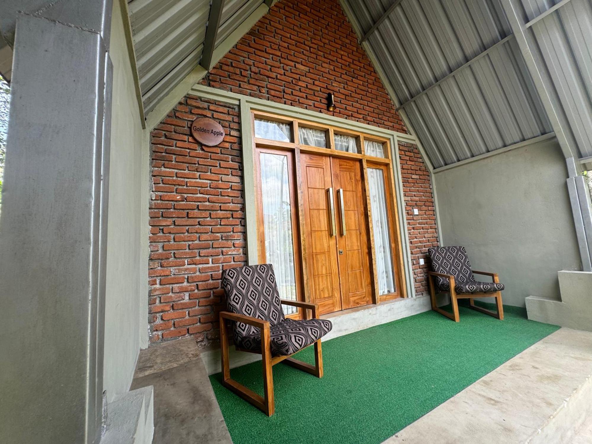 Steps Garden Resort Negombo Buitenkant foto