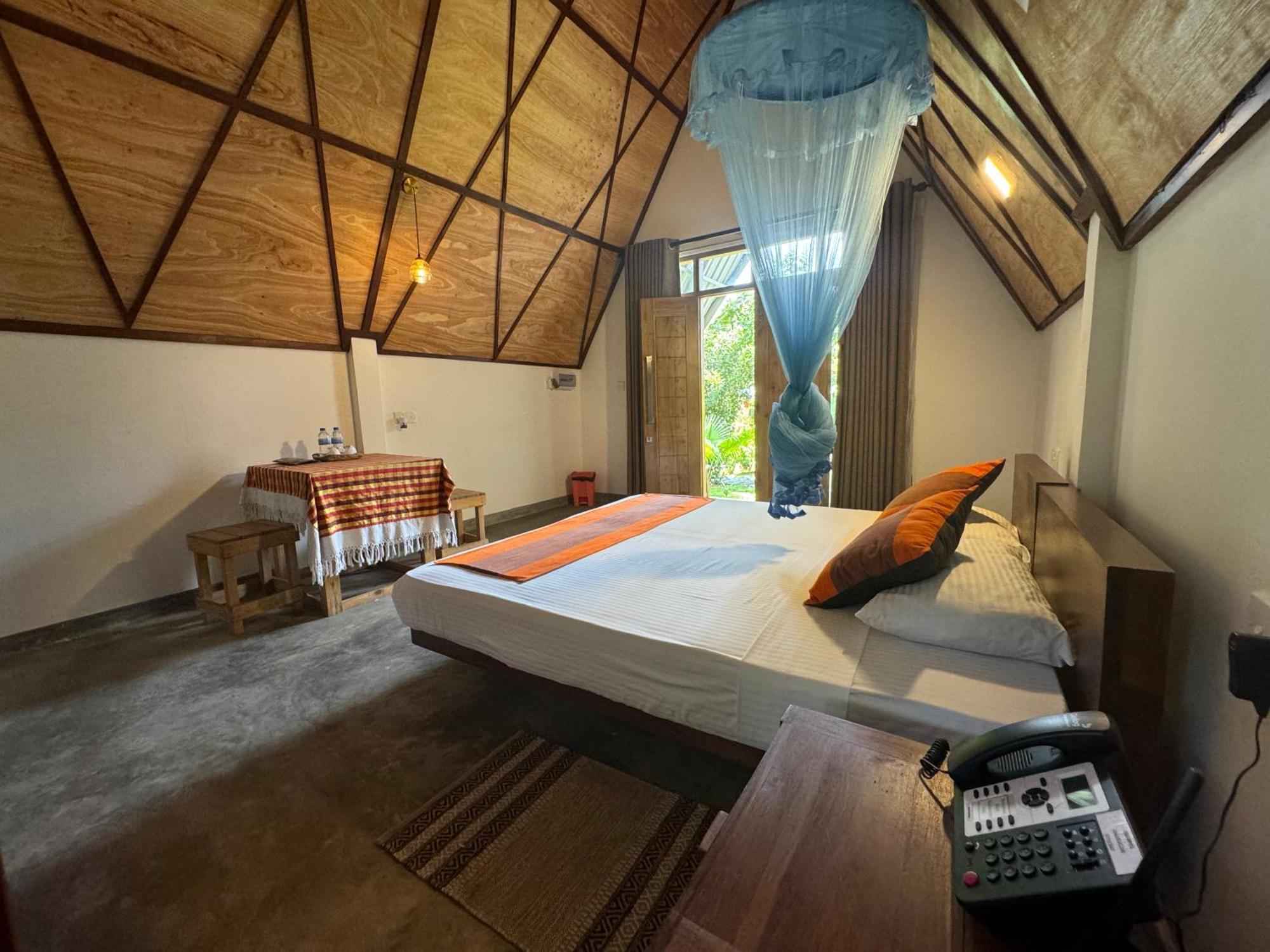 Steps Garden Resort Negombo Buitenkant foto